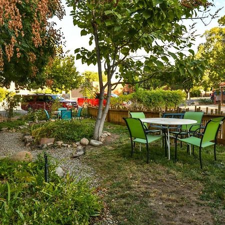 Lodge 7 - Downtown Location. Studio With Shared Hot Tub. Minutes To Arches N.P. Moab Buitenkant foto