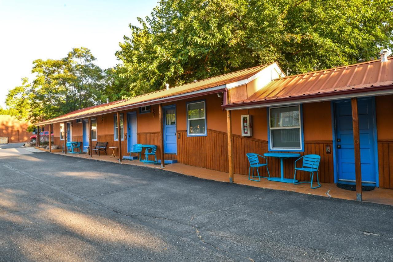 Lodge 7 - Downtown Location. Studio With Shared Hot Tub. Minutes To Arches N.P. Moab Buitenkant foto