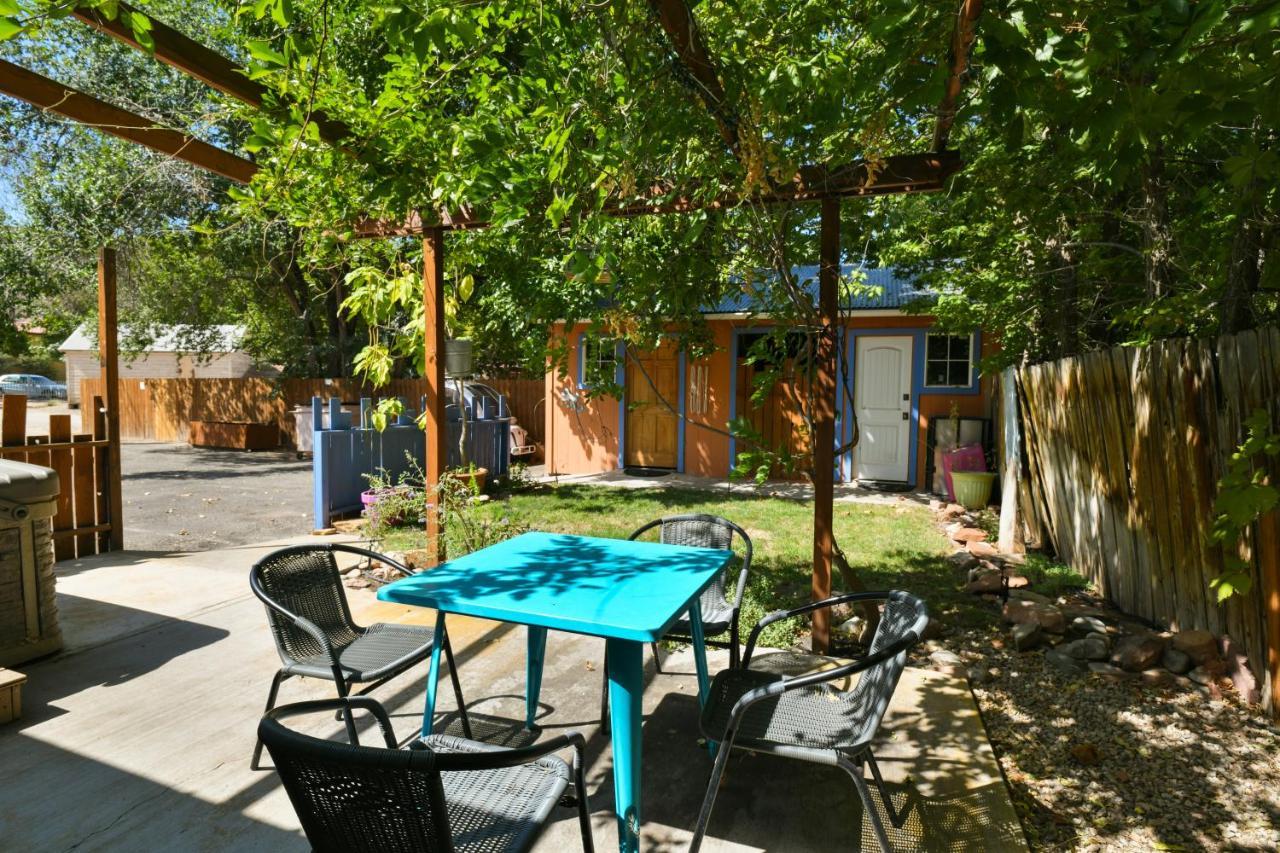 Lodge 7 - Downtown Location. Studio With Shared Hot Tub. Minutes To Arches N.P. Moab Buitenkant foto
